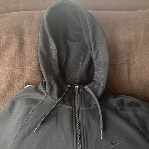 Women’s Size S Therma-Fit Nike Hoodie - Picture 4 of 4